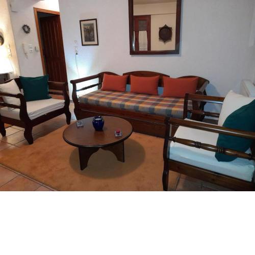 Nelfi's apartments IΙΙ - Αράχωβα