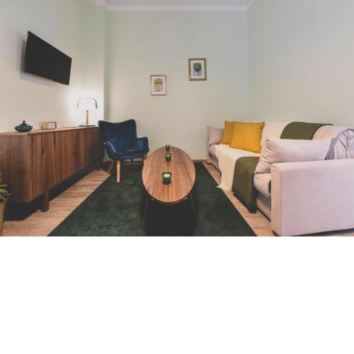 Neoclassical Apartment near Acropolis - LivingStone Crystal