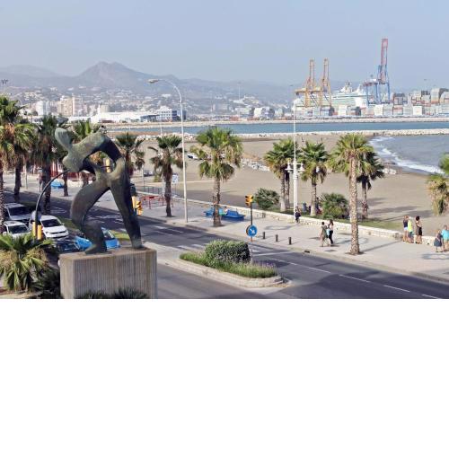 Neptuno Apartment: Sun, beach and relax in Huelin