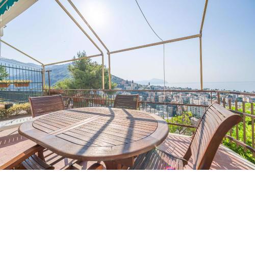 Nervi Panoramic Seaview Flat