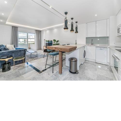 New and Modern Apartment in the heart of Puerto Banús
