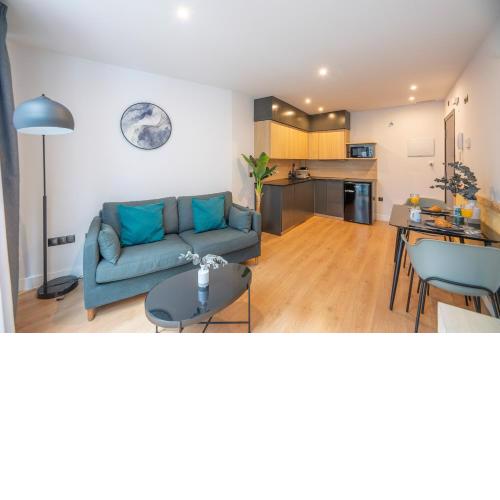 NEW APARTMENT -SHARED POOL & SOLARIUM- 1b