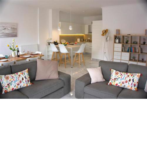 New Big Modern City Center Apartment