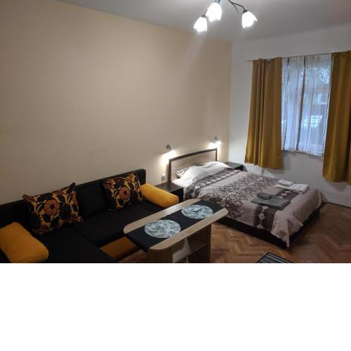New Comfy Apartment Next to Metro Station