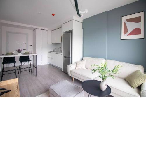 New Compact & Comfy 1BR w Gym + Free Parking