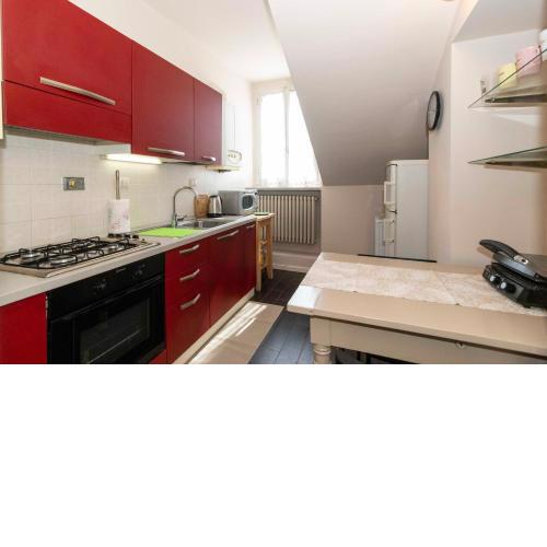 NEW! Cozy Attic Apt few steps from Porta Nuova