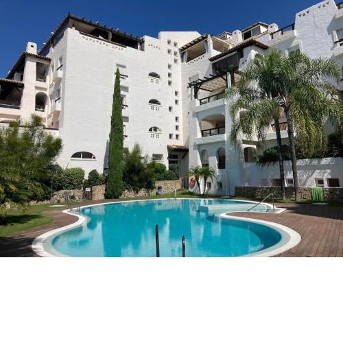 New Full Apartment Private with Pool and Parking