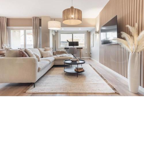 NEW Gorgeous apartment with balcony - Center