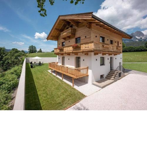New holiday home with a large garden near Ellmau in Tyrol