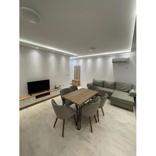 New Lazur Lux apartment near Beach with free Parking