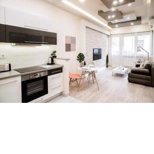 New luxury apartment in the center with A/C