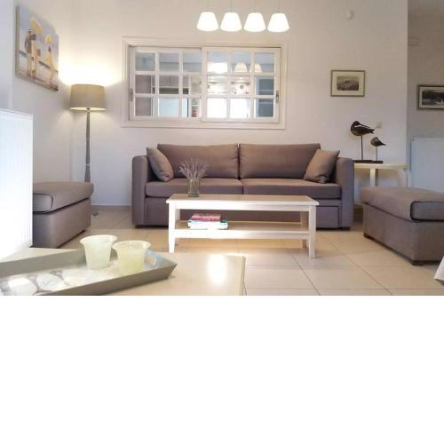 New, modern, bright and independent apartment 83 m2, with garden, 5min to the beach and the city center