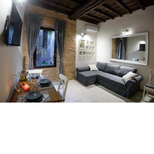 NEW NAVONA ELEGANT APARTMENT