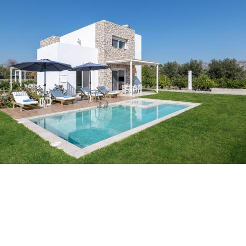 New Pool Villas with spa & Children Pool, 2 min drive, beach, tavern,market
