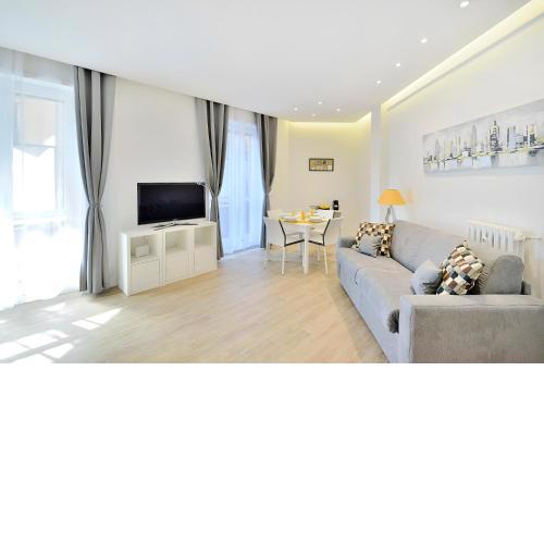 New Romantic Trastevere Apartment