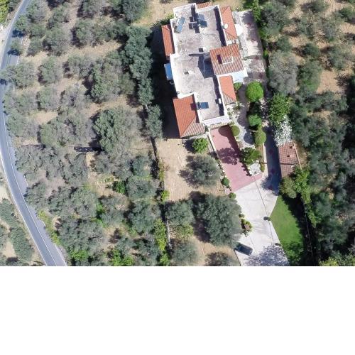 New small 3 apartmentcomplex in village of Prin s near Rethymnon NW coast