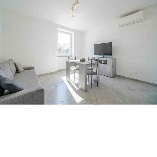 NEW!Central Apt 5 min walk from the metro Brignole
