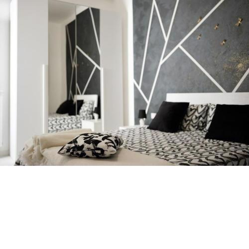 NewLife 8.15 Holiday Home Black