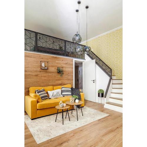 Newly renovated downtown flat