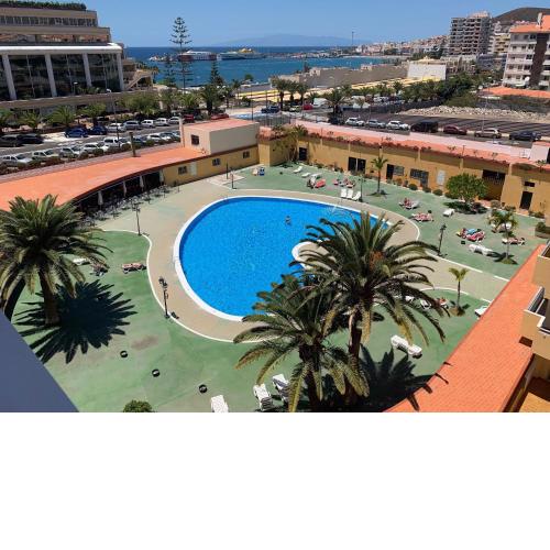 Newly renovated Vistas Muelle de Los Cristianos Pier view FREE WIFI