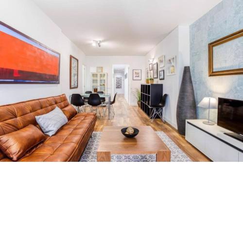 Nice and Cozy 4 Bedroom in Sants-Montjuic BCN