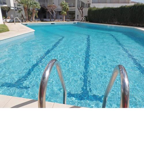 NICE APARTMENT 4PAX FREE WIFI POOL-TERRACE-SEAVIEW