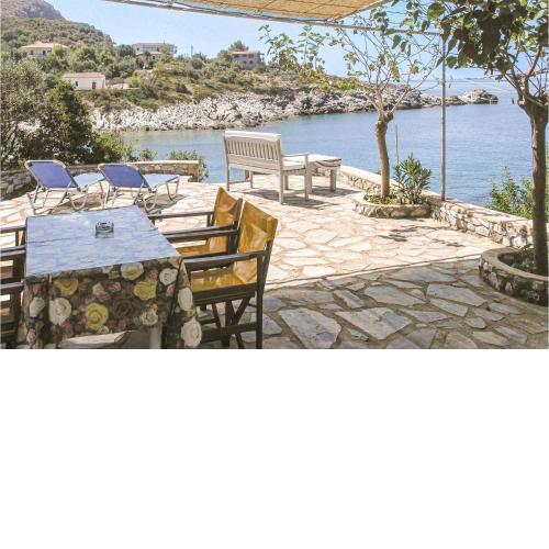 Nice apartment in Aghios Dimitris-M, with 2 Bedrooms and WiFi