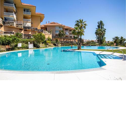 Nice Apartment In Benalmadena With 2 Bedrooms, Wifi And Swimming Pool