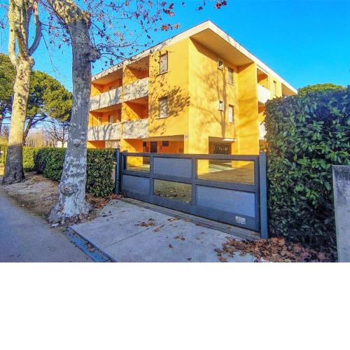 Nice apartment in Bibione with balcony