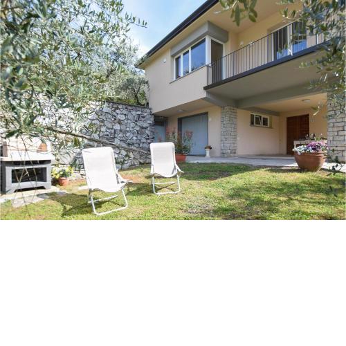 Nice apartment in Borgo a Mozzano with WiFi and 2 Bedrooms