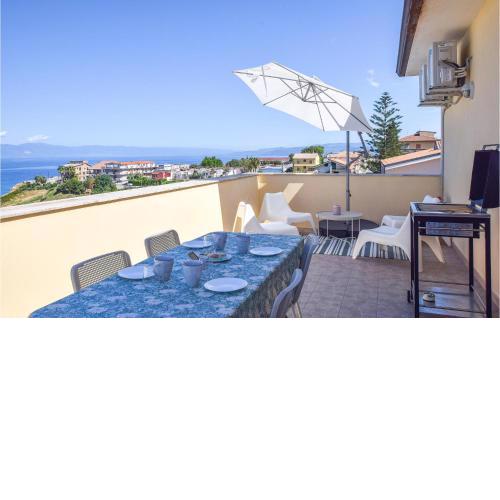 Nice apartment in Briatico with WiFi and 3 Bedrooms