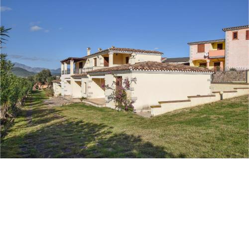 Nice apartment in Budoni with WiFi and 2 Bedrooms