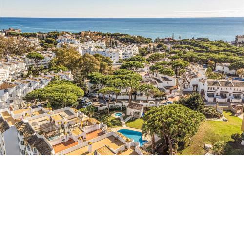 Nice apartment in Calahonda with 2 Bedrooms, Outdoor swimming pool and Swimming pool