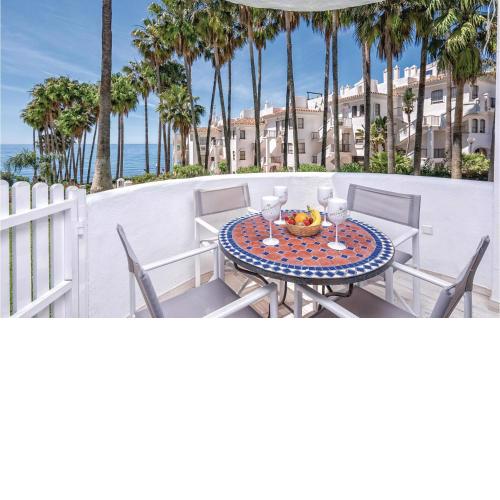 Nice Apartment In Calahonda With 2 Bedrooms, Wifi And Swimming Pool