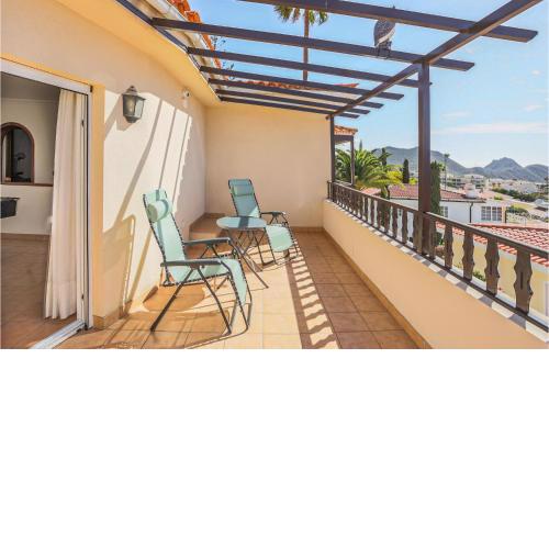 Nice Apartment In Chayofa With Wifi, 3 Bedrooms And Heated Swimming Pool