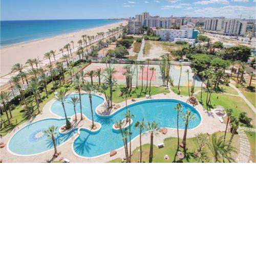 Nice apartment in El Campello with 3 Bedrooms, WiFi and Outdoor swimming pool