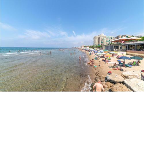 Nice apartment in Follonica with WiFi and 1 Bedrooms