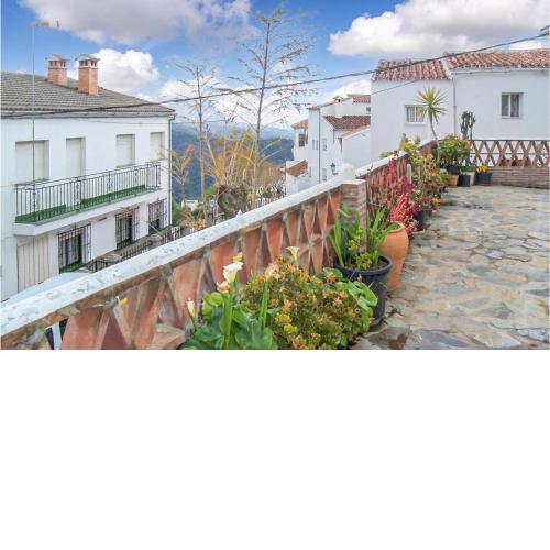 Nice apartment in Genalguacil with 3 Bedrooms, WiFi and Outdoor swimming pool