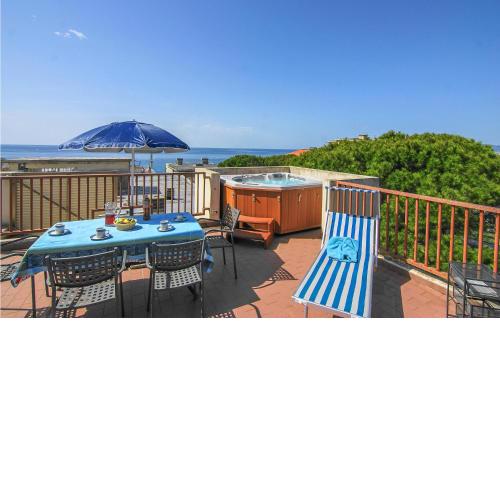 Nice apartment in Lavagna with 2 Bedrooms and WiFi