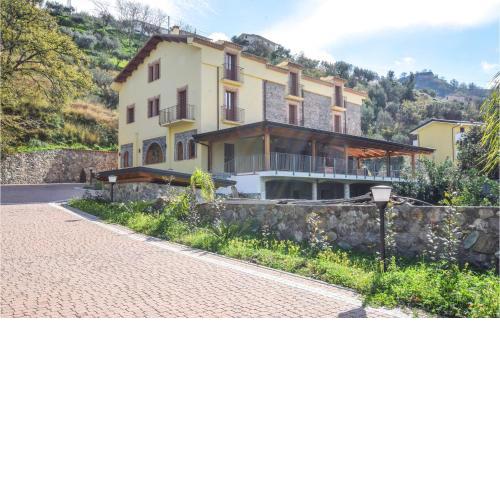 Nice apartment in Longobardi Marina with WiFi and 2 Bedrooms