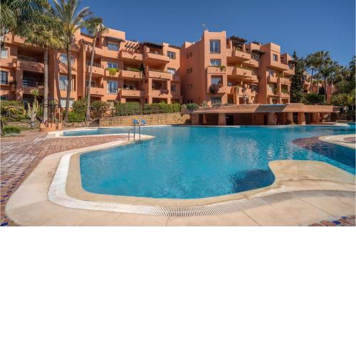 Nice Apartment In Marbella With Outdoor Swimming Pool, Wifi And 2 Bedrooms