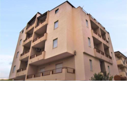Nice apartment in Marina di Strongoli with WiFi and 2 Bedrooms