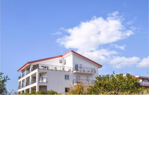 Nice apartment in Nicotera Marina with WiFi and 2 Bedrooms