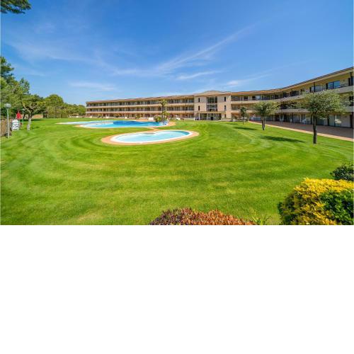 Nice apartment in Pals with Outdoor swimming pool, WiFi and 2 Bedrooms