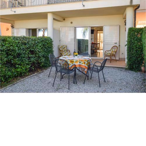 Nice apartment in Pizzo with Outdoor swimming pool and 1 Bedrooms