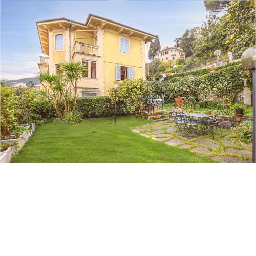 Nice apartment in Rapallo with 3 Bedrooms and WiFi