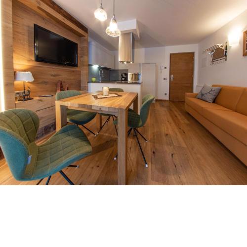 Nice apartment in San Vigilio di Marebbe with balcony