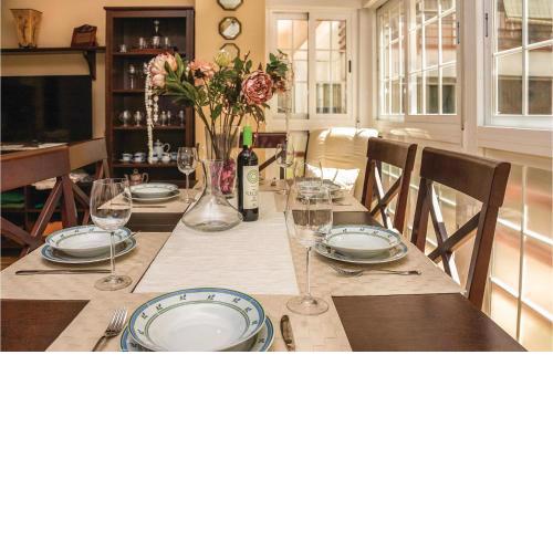 Nice apartment in Sevilla with 3 Bedrooms