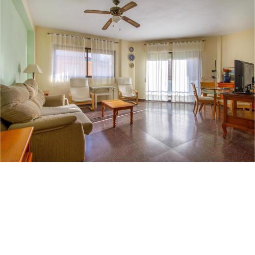 Nice apartment in Torrevieja with 3 Bedrooms