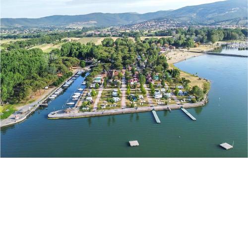 Nice caravan in Tuoro Sul Trasimeno with Outdoor swimming pool, 2 Bedrooms and WiFi